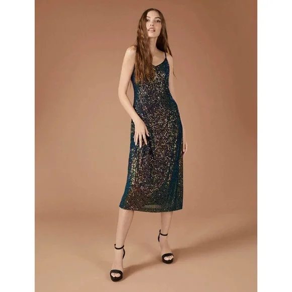 green emerald velvet dress Amazon.com: BCBGeneration Women's Fit and Flare Mini Dress Short Cap Sleeve  Square Neck Ruffled Tulip Hem, Robins Egg : Clothing, Shoes & Jewelry